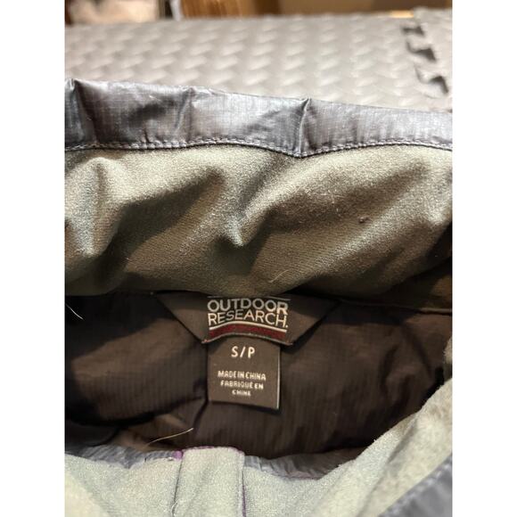 OUTDOOR RESEARCH DOWN PUFFY VEST Women's S Transcendent Down 2 Tone Purple Gray - Picture 3 of 9